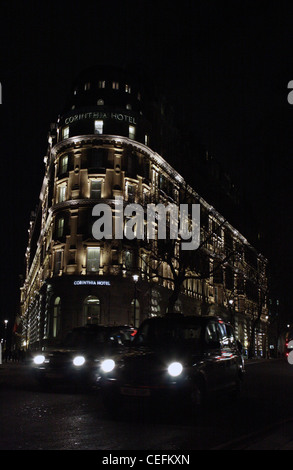 Una luce bassa vista del Corinthia Hotel in Northumberland Avenue, Westminster, London Foto Stock