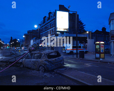 Londra, Regno Unito. 06/08/11. Tottenham High Street dopo la sommossa a Tottenham Hale. Foto Stock