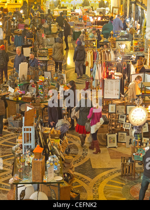 Brooklyn mercato delle pulci a Williamsburg Savings Bank Foto Stock