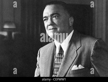 J. Edgar Hoover è stato il primo direttore del Federal Bureau of Investigation (FBI) dal 1924 fino alla sua morte nel 1972. Il suo mandato fu segnato da una significativa espansione e trasformazione dell'FBI in una grande agenzia federale per le forze dell'ordine. Foto Stock