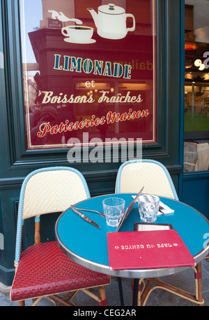 Hotel parigino estremamente: il pittoresco "Café du Centre' nel quartiere alla moda di Rue Montorgueil in 2e arrondissement di Parigi Foto Stock