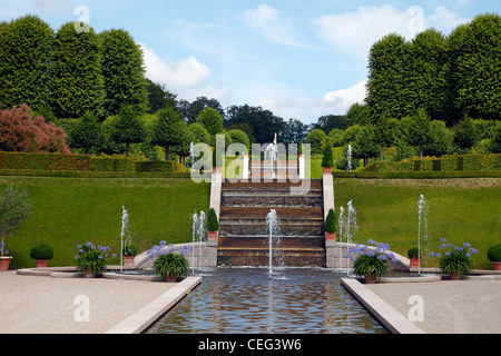 La cascata del Giardino Barocco al Castello di Frederiksborg a Hillerød, Nord Sealand, Danimarca Foto Stock