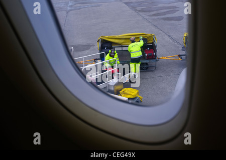 Trasporto di bagagli in aeroporto, Atene, Grecia, Europa Foto Stock