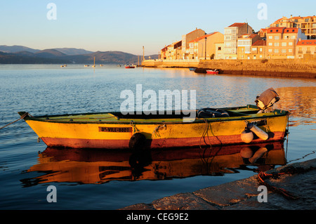 Pesca artigianale barche nel porto Carril, Vilagarcía de Arousa, Galizia, Spagna Foto Stock