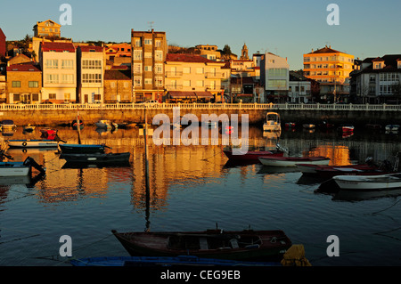 Pesca artigianale barche nel porto Carril, Vilagarcía de Arousa, Galizia, Spagna Foto Stock