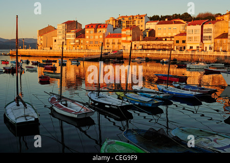 Pesca artigianale barche nel porto Carril, Vilagarcía de Arousa, Galizia, Spagna Foto Stock