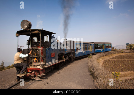 India Bengala Occidentale, Darjeeling Batasia Loop, montagna himalayana convoglio ferroviario 786b Ajax Foto Stock