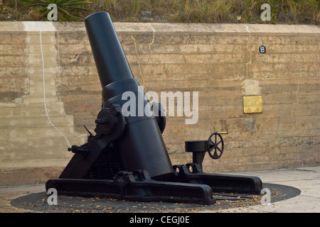 Questo è uno dei quattro 12 pollici seacoast rifled malte trovato presso la Old Fort in Fort Desoto Parco Nazionale vicino a Saint Petersburg, FL Foto Stock