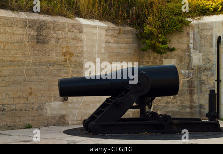 Questo è uno dei quattro 12 pollici seacoast rifled malte trovato presso la Old Fort in Fort Desoto Parco Nazionale vicino a Saint Petersburg, FL Foto Stock