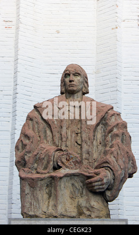 Santa Fé, Granada, Andalusia. Statua di Cristoforo Colombo , 1451 - ,1506. Italian explorer, colonizzatore e navigatore. Foto Stock