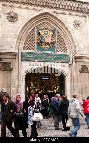 Nuruosmaniye Gate, Grand Bazaar, Beyazit, Istanbul, Turchia Foto Stock