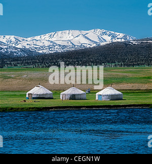 Sargal - channal tra Hoton e Hurgan Nur laghi. Altai Tavan Bogd Parco Nazionale. Mongolia Foto Stock