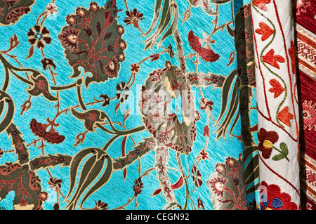 Dettaglio dal tessuto turco con tradizionali decorazioni floreali Foto Stock