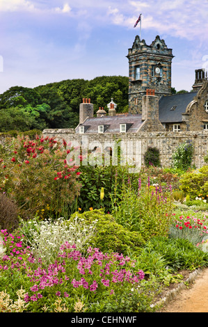 Il giardino murato a La Seigneurie sull isola di Sark in giugno Foto Stock