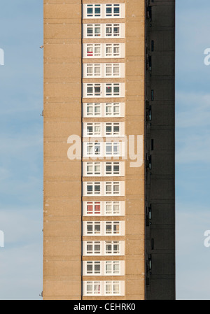 Trellick Tower, 31 piani con appartamenti blocco progettato in stile Brutalist da Erno Goldfinger, a nord di Kensington, London, England, Regno Unito Foto Stock