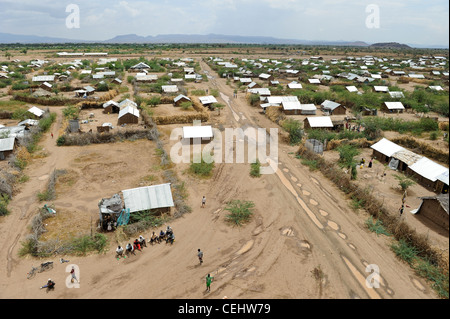 Africa KENYA Regione Turkana, campo di rifugiati di Kakuma IV , le organizzazioni delle Nazioni Unite come il PAM UNHCR e dare LWF relief service a 160.000 rifugiati, in questi giorni molti rifugiati provenienti dal sud Sudan arriva a causa della guerra e della carestia Foto Stock