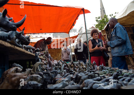 I turisti al Green Market Square Fleamarket,Cape Town,Provincia del Capo occidentale Foto Stock