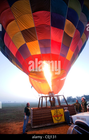 In mongolfiera ad aria calda a Bill Harrops Balloon Safaris,Magaliesberg,nord ovest della provincia Foto Stock