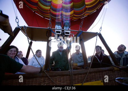 In mongolfiera ad aria calda a Bill Harrops Balloon Safaris,Magaliesberg,nord ovest della provincia Foto Stock