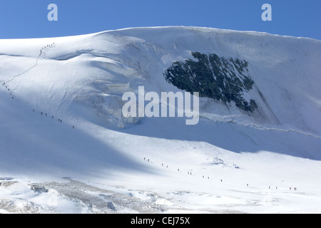 Camminatori alpino sulla Haute Route svizzera Foto Stock