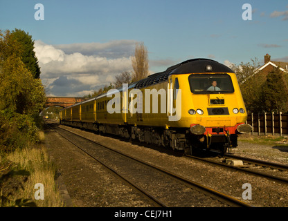 La guida della rete nuova misurazione treno treno ad alta velocità (HST) prove su pista treno, Branston, Burton Upon Trent, Staffordshire. Foto Stock