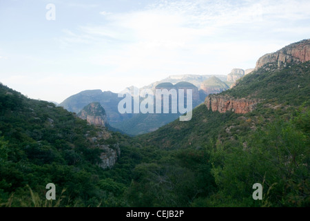 Tre rondavels visto dal Bourkes Luck buche,Drakensberg,Mpumalanga Foto Stock