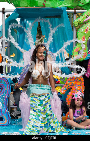 Inghilterra, Londra, Southwark, partecipante al 'Carnaval del Pueblo' Festival (più grande Deuropa Latin Street Festival) Foto Stock