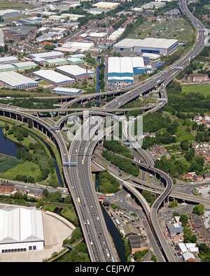 Immagine aerea dello svincolo M6 della rete stradale di Spaghetti A38(M) Birmingham Foto Stock