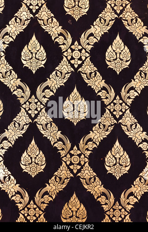Flower pattern in stile tradizionale Thai arte pittura su vetro nel tempio Tailandia Foto Stock