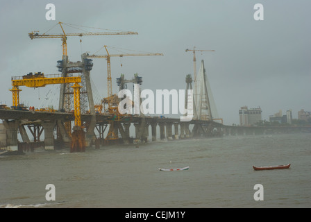 Bandra-worli Sea Link (BWSL) durante la fase di costruzione - Monsoon Foto Stock