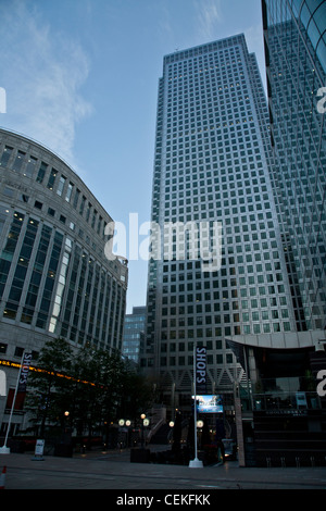 Canary Wharf London, ritratto di canary wharf negozi e grattacieli Foto Stock