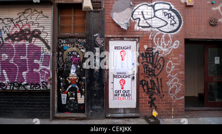 Graffiti su un muro in Redchurch Street Shoreditch Tower Hamlets East End di Londra Inghilterra REGNO UNITO KATHY DEWITT Foto Stock