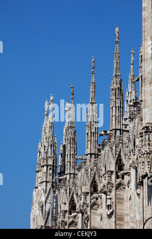 L'Italia, Milano, Cattedrale di Milano, guglie e pinnacoli e statue sulle guglie Foto Stock