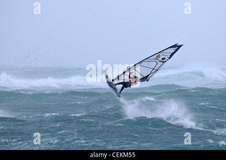 Storm Rider 2012, l israeliano wind surf la concorrenza in Bat Galim, Haifa.Febbraio 17, 2012 . Foto di Shay prelievo Foto Stock