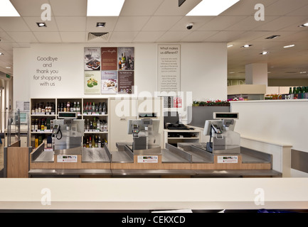 Little Waitrose store in Poundbury, parte di thr ducato di Cornovaglia. Foto Stock