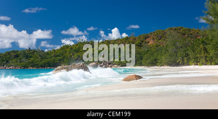 Anse Lazio, Praslin, Seychelles. Vista lungo la spiaggia. Foto Stock