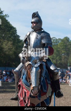 L annuale Hoggetowne Faire medievale a Gainesville Florida, cavalieri in un torneo di giostre. Foto Stock