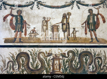 L'Italia, Napoli, Napoli Museo Archeologico Nazionale, da un Lararium a Pompei, Lares e Genius Foto Stock