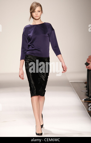 Gianfranco Ferre Milano pronto a indossare Autunno Inverno 2011 2012 Foto Stock