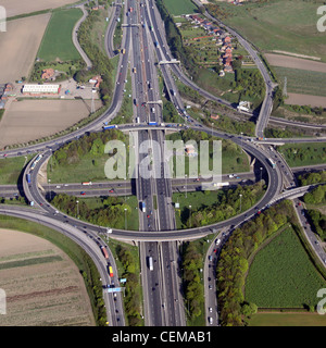 Immagine aerea dell'incrocio autostradale Lofthouse M1 M62 a sud di Leeds Foto Stock