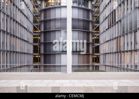 Gli uffici del parlamento tedesco, il palazzo del Reichstag. Nei moderni uffici di Paolo Löbe Haus complesso. Foto Stock