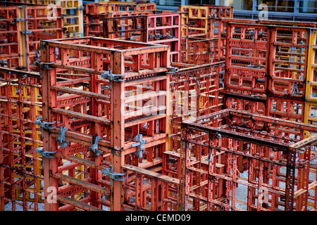 Sculture pubbliche da Franka Hörnschemeyer presso il Bundestag tedesco, Paul-Loebe-Haus. Intitolato BFD - bündig fluchtend dicht Foto Stock