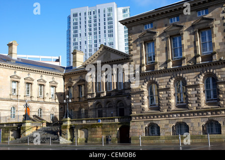 Belfast custom house edificio con torre obel in background belfast Irlanda del Nord Foto Stock