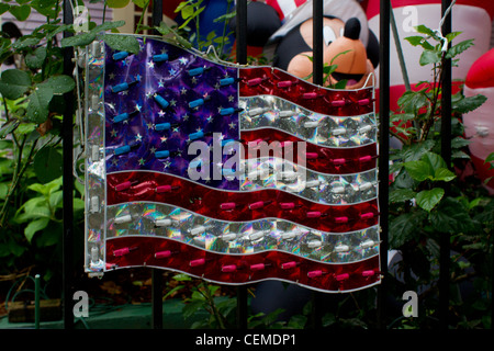 Casa a New Orleans con patriottici bunting / decorazioni Foto Stock