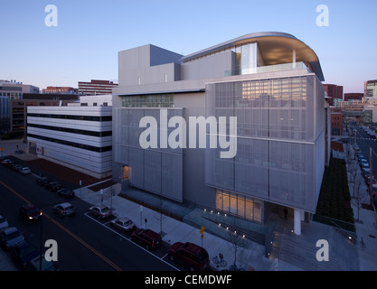 Il Laboratorio di media estensione (Edificio E14) al MIT, progettato da Fumihiko Maki e Leers Weinzapfel e completato nel 2009. Foto Stock