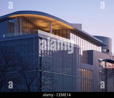 Il Laboratorio di media estensione (Edificio E14) al MIT, progettato da Fumihiko Maki e Leers Weinzapfel e completato nel 2009. Foto Stock