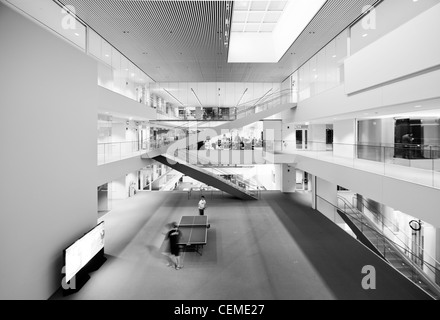Il Laboratorio di media estensione (Edificio E14) al MIT, progettato da Fumihiko Maki e Leers Weinzapfel e completato nel 2009. Foto Stock