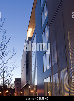 Il Laboratorio di media estensione (Edificio E14) al MIT, progettato da Fumihiko Maki e Leers Weinzapfel e completato nel 2009. Foto Stock