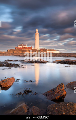 St Mary's Island e il faro, Whitley Bay, Tyne and Wear, Regno Unito, Europa. Foto Stock