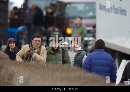 Jim Sturgess, Sam Golzari, e Josh Gad sul set di '21' Foto Stock